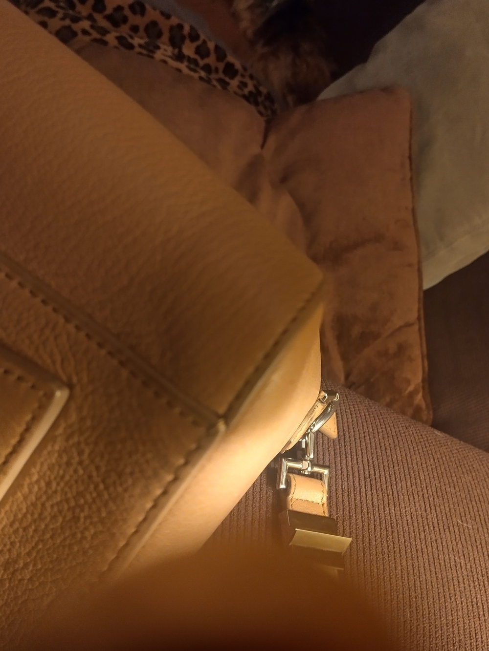 Givenchy Tan Leather Antigona Satchel - For Sale or Trade. - Picture 6 of 15